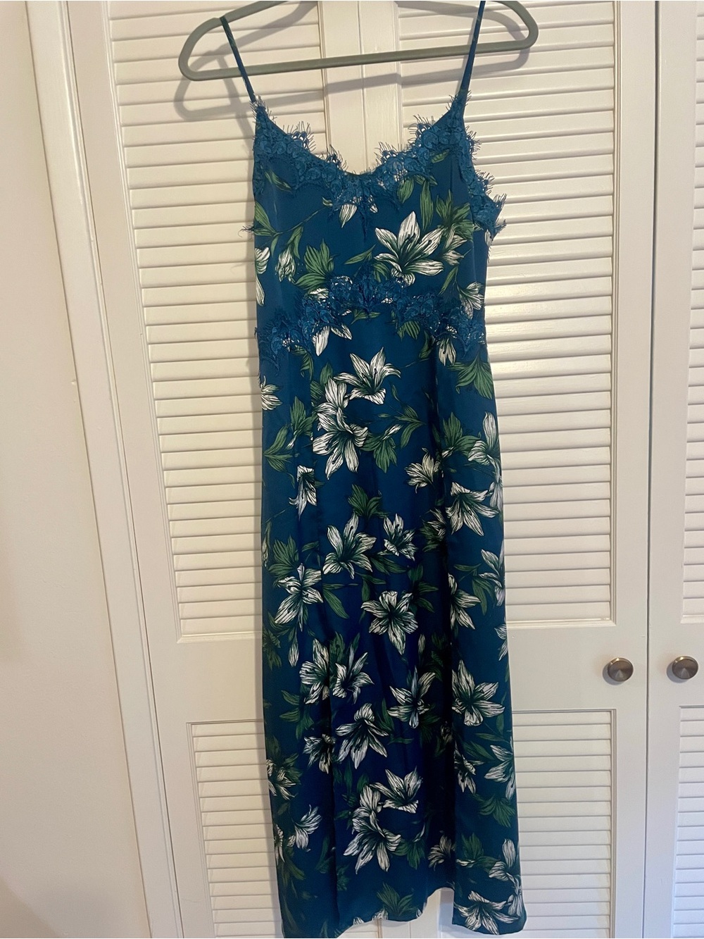 J.O.A. Blue Floral Lace-Trim Slip Midi Dress Style BC8338